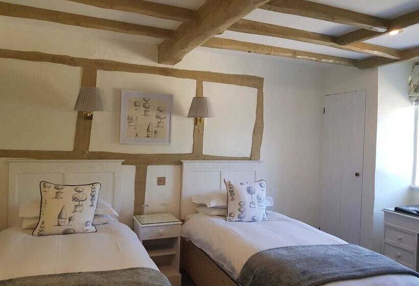 Номер Стандарт, Random Hall