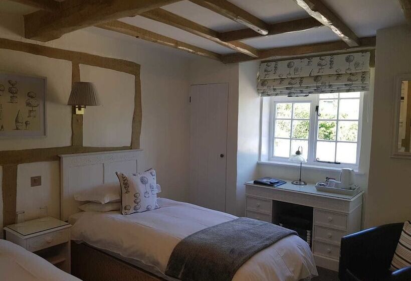 Номер Стандарт, Random Hall