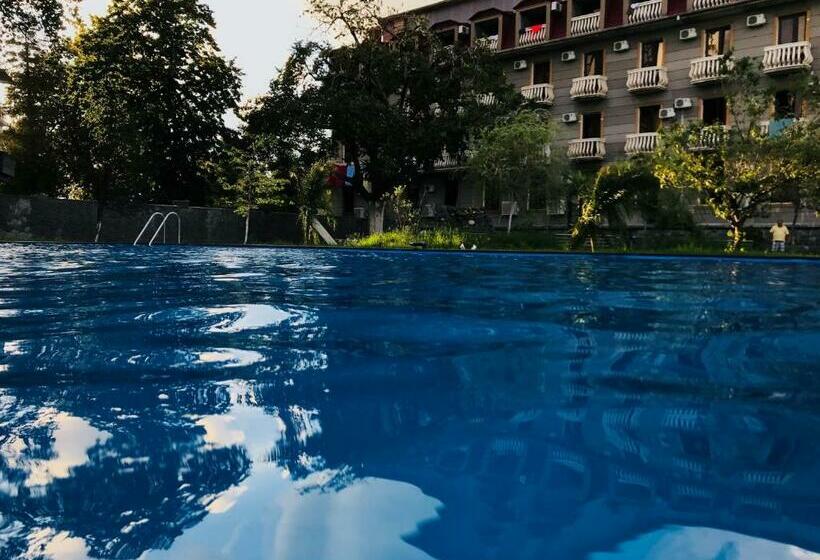 اتاق استاندارد چهار تخته, Sunrise