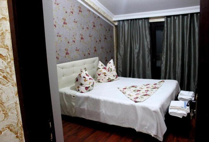 اتاق خانوادگی, Sunrise