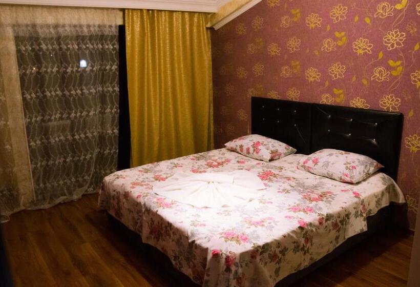 اتاق خانوادگی, Sunrise