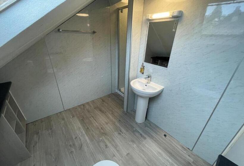 스탠다드 룸 공동 욕실, The George