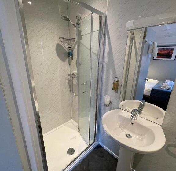 스탠다드 룸, The George