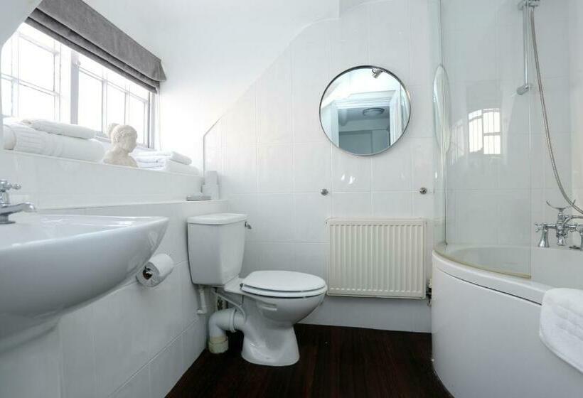 חדר סטנדרט, The Loopy Shrew