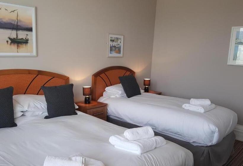 Семейный Номер, The York