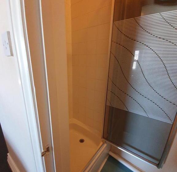 Семейный Номер, The York