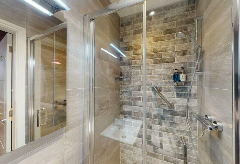 Номер Стандарт, Tynedale