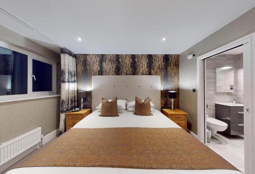 Номер Стандарт Вид на Море, Tynedale