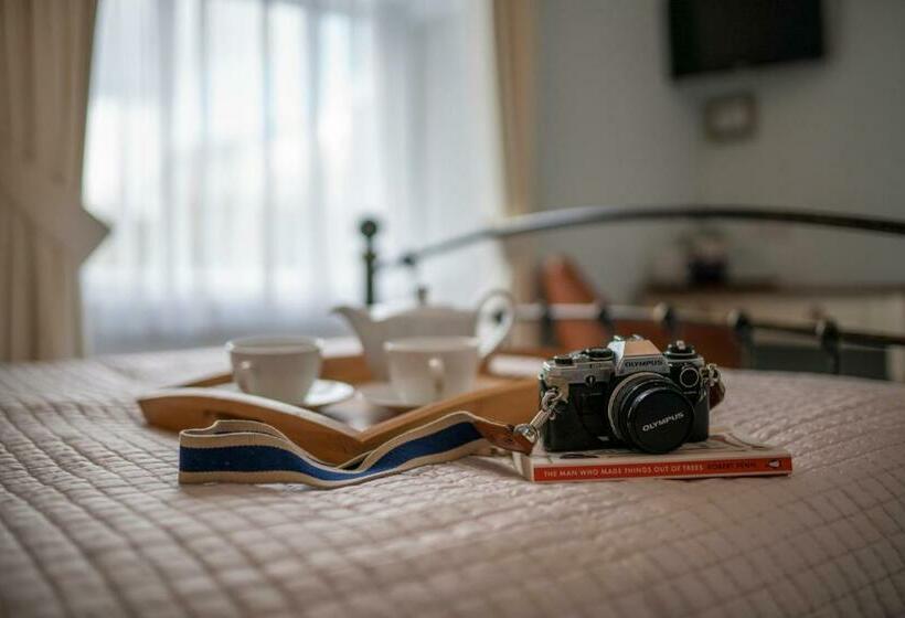 اتاق استاندارد, Queensberry House B&b