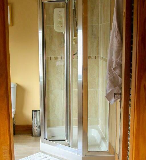 חדר משפחתי, Station Hotel And Restaurant