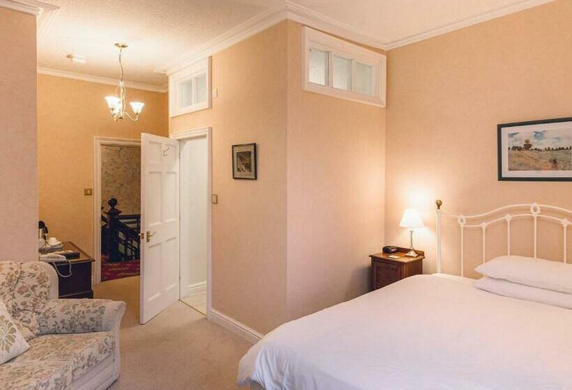 חדר דחוקס עם מיטת קינג, The Forest Country House B&b