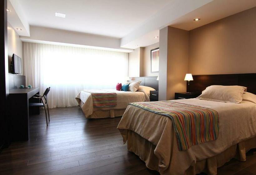 جناح جونيور, 646 Hotel Balcarce