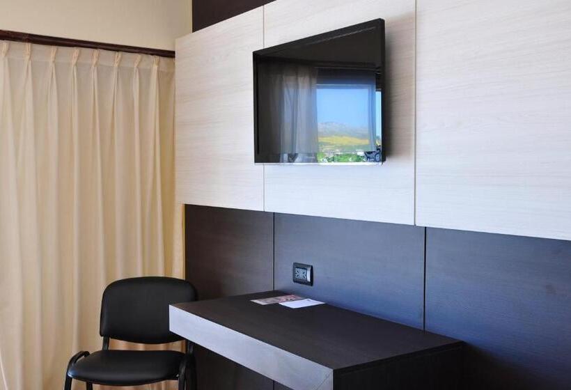 غرفة قياسية, 646 Hotel Balcarce