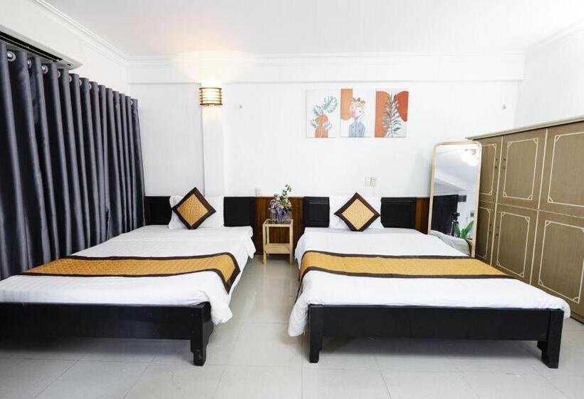 اتاق لوکس خانوادگی, Casablanca