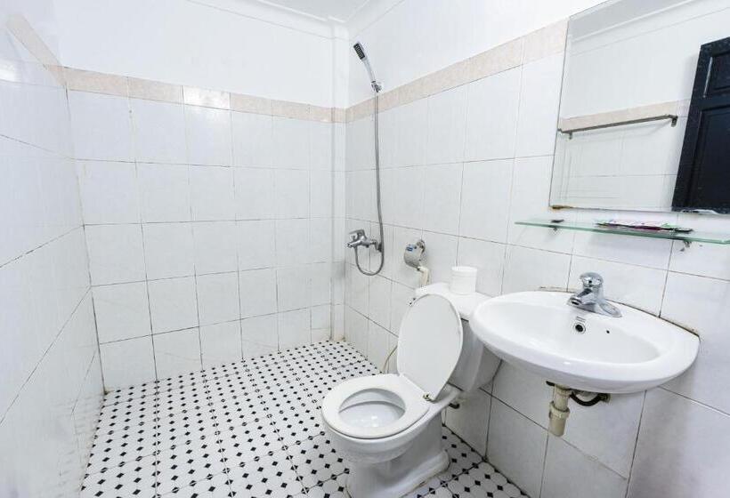 اتاق لوکس خانوادگی, Casablanca