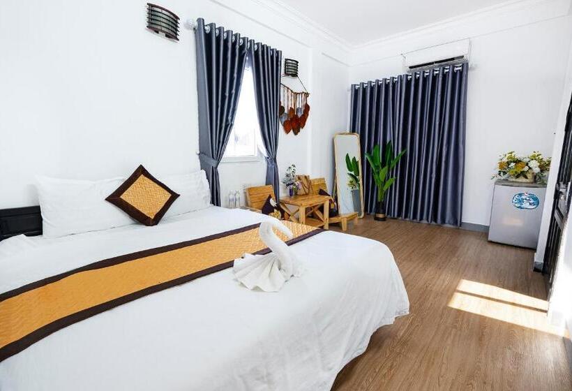 اتاق لوکس, Casablanca