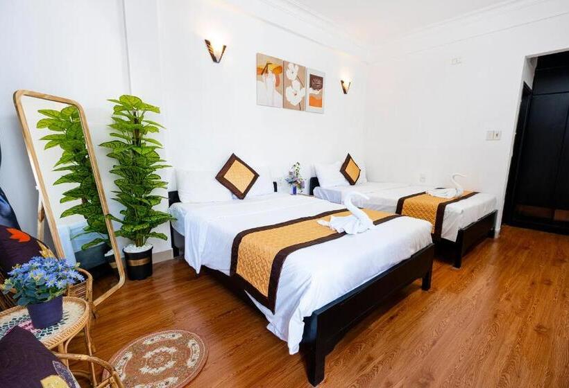 اتاق لوکس خانوادگی, Casablanca