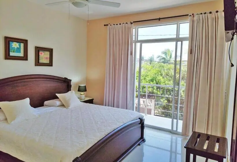 Deluxe Suite King Bed, Ocean Dreams Galapagos