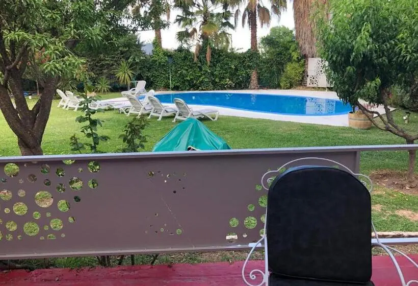 Standard Neljän Hengen Huone Puutarhanäkymä, De Los Andes Hotel Boutique