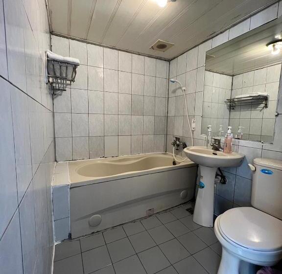 اتاق استاندارد چهار تخته, Dajenshan