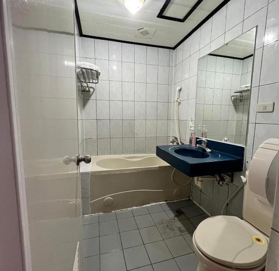 اتاق استاندارد سه نفره, Dajenshan