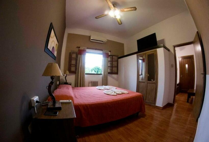 4인용 스탠다드 룸, Gloria