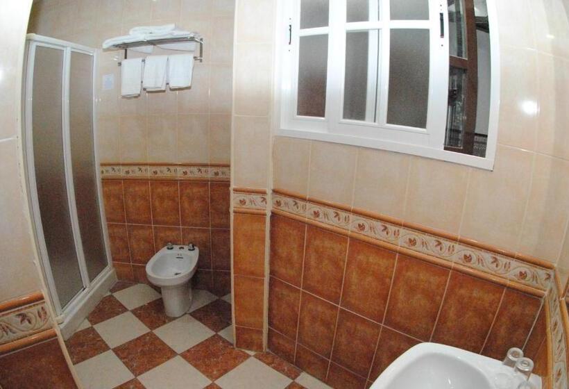 Quarto Triplo Estandar, Hostal San Francisco