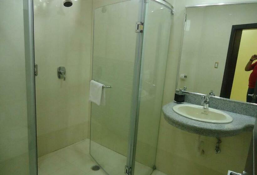 디럭스 패밀리 룸, Joya De La Selva