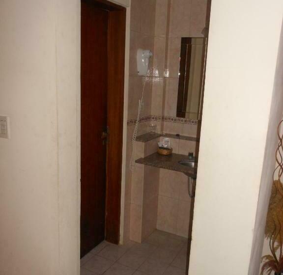 اتاق استاندارد چهار تخته, Los Angeles