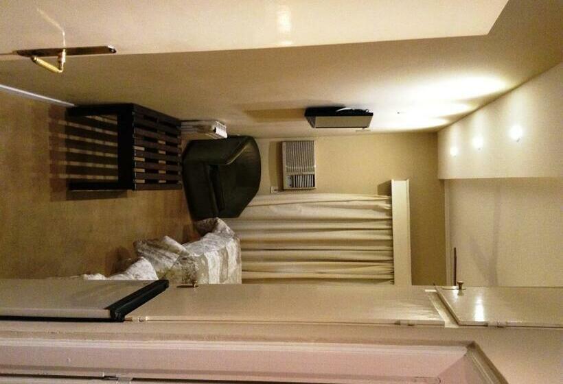 غرفة قياسية رباعية, Los Monjes