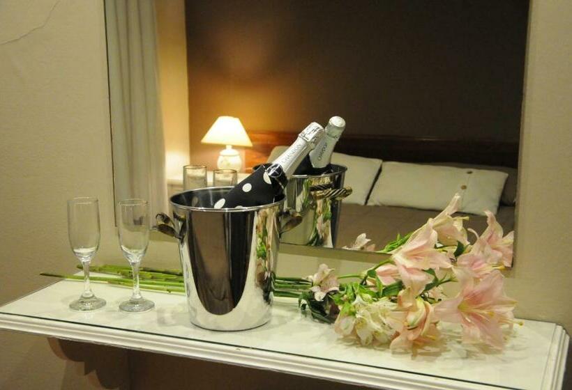 غرفة قياسية رباعية, Los Monjes