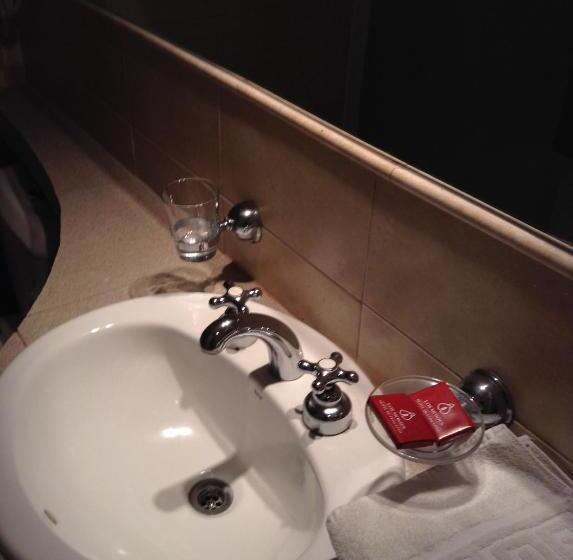 غرفة قياسية, Los Monjes