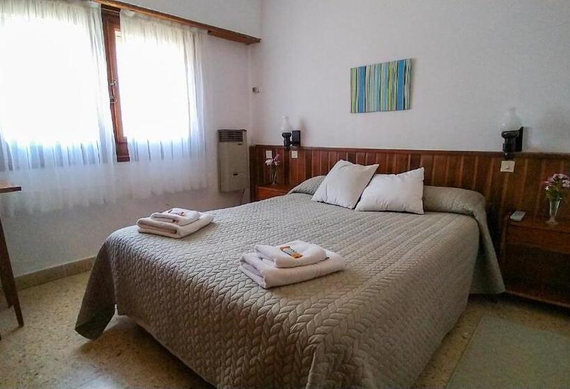 スタンダード4人部屋, Meson