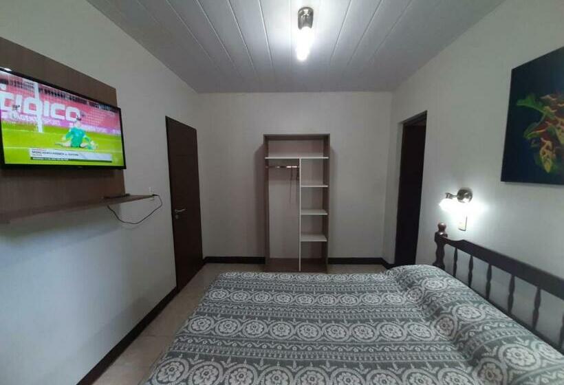 חדר סטנדרט, Mola