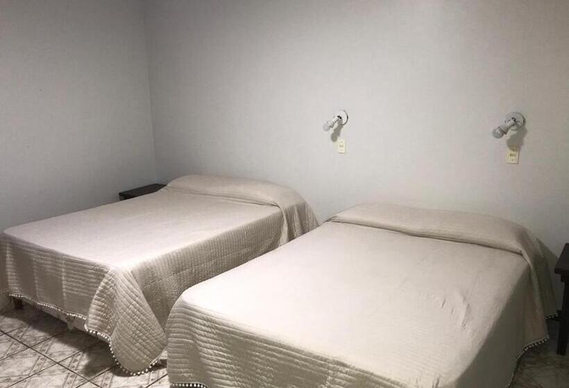 חדר קלאסי לארבעה, Mola