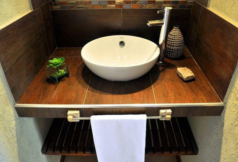 جناح, Senderos Del Tao