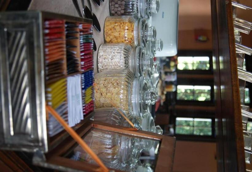 غرفة قياسية, Boutique Villa Art