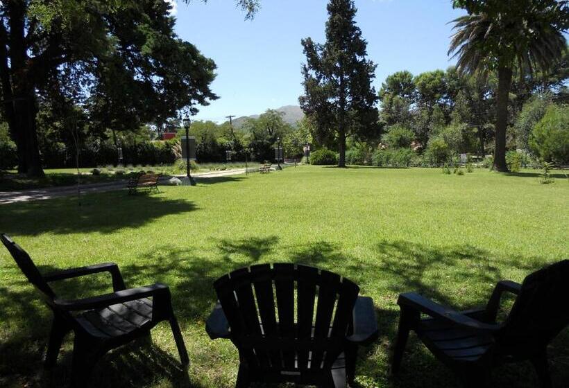 غرفة قياسية ثلاثية, Boutique Villa Art