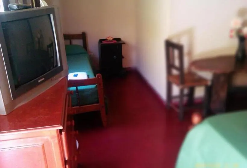 Pokój Czteroosobowy Standard, Hostal Benjamin