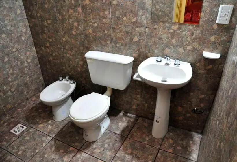 Pokój Czteroosobowy Standard, Hostal Benjamin