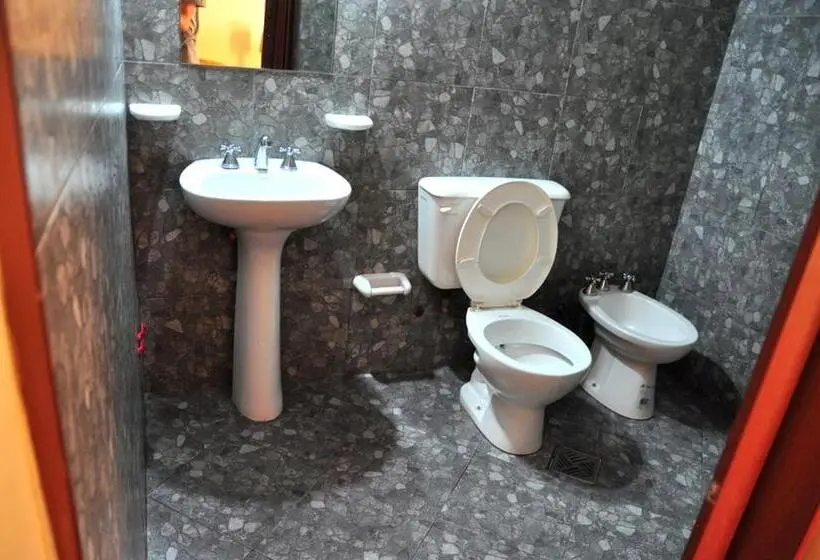Pokój Standard Trzyosobowy, Hostal Benjamin