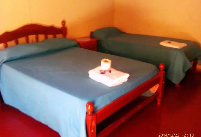 Pokój Standard Trzyosobowy, Hostal Benjamin
