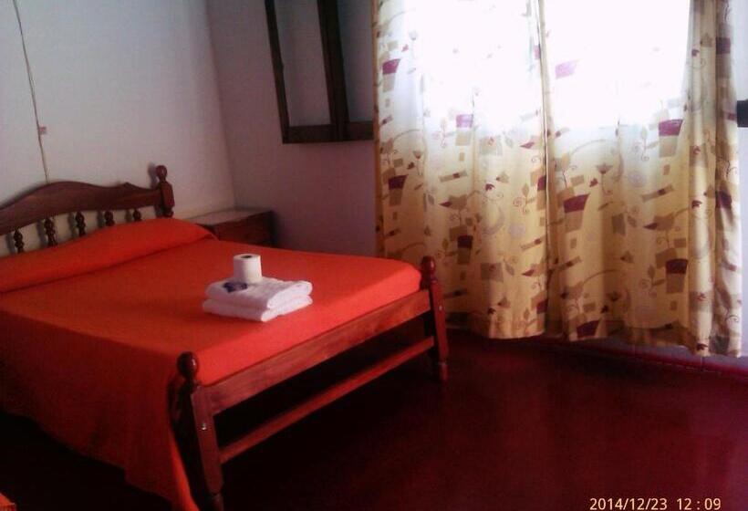 اتاق استاندارد سه نفره, Hostal Benjamin