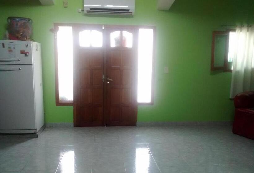 Дом 2 Спальни, Hostal Benjamin