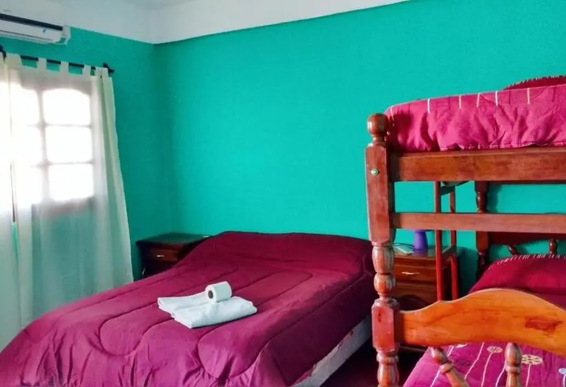 Pokój Czteroosobowy Standard, Hostal Benjamin