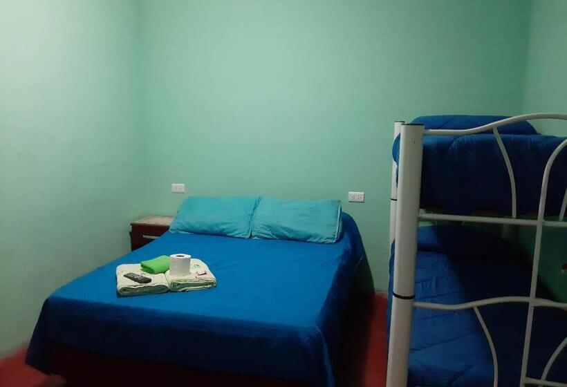 Семейный Номер, Hostal Benjamin