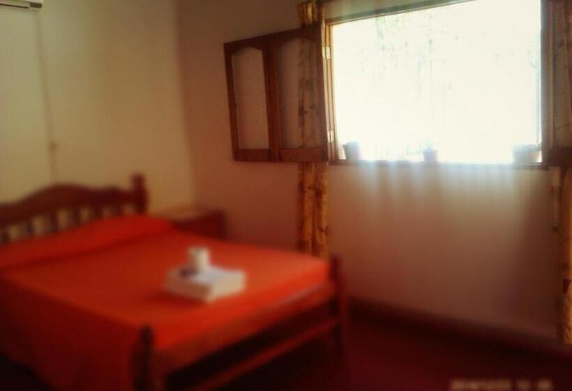 标准三人间, Hostal Benjamin