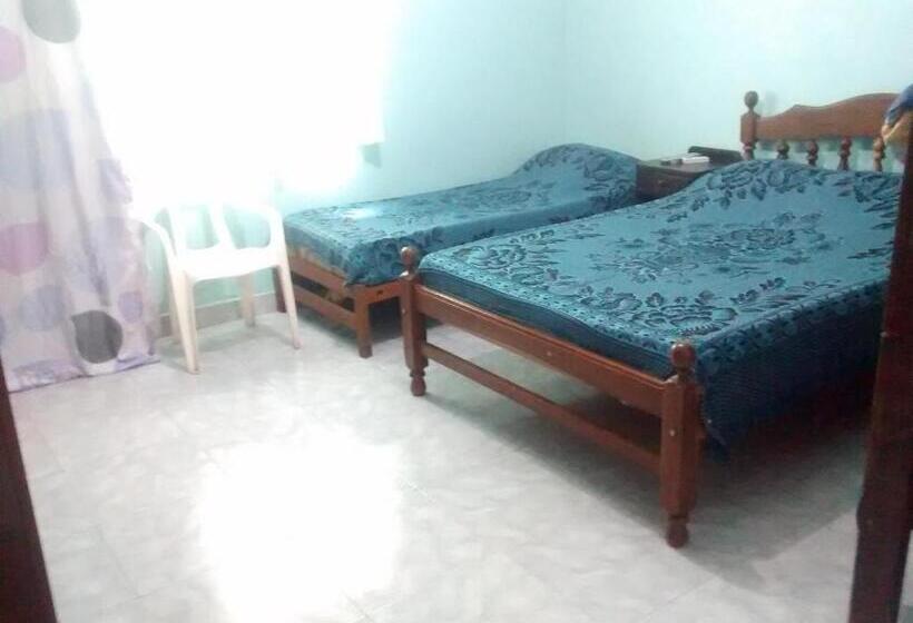 2间卧室的房子, Hostal Benjamin