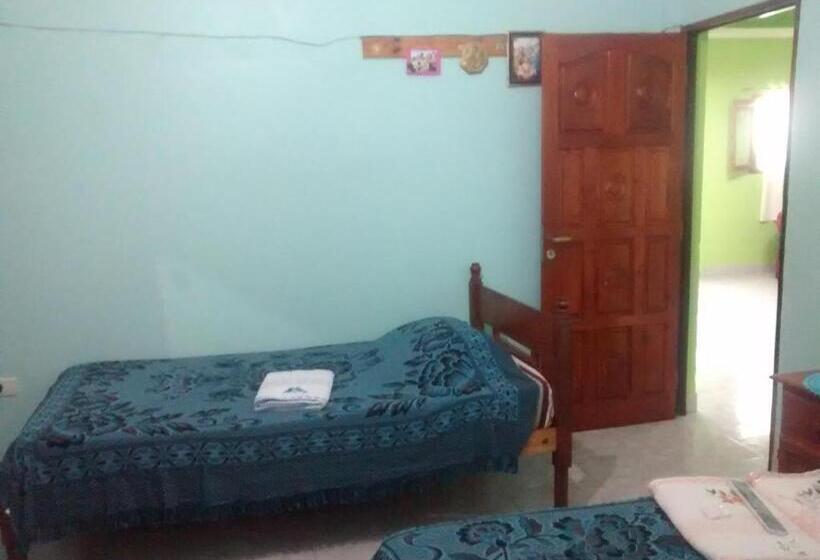 2间卧室的房子, Hostal Benjamin