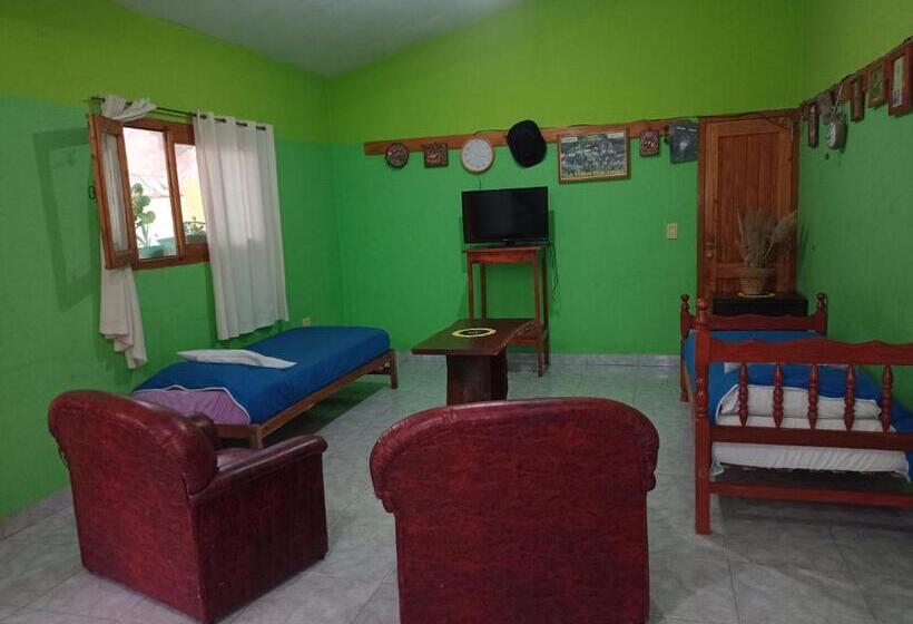 2间卧室的房子, Hostal Benjamin